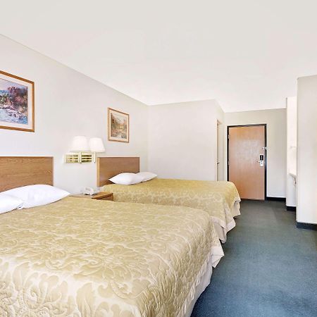 Super 8 By Wyndham Battle Mountain Hotel Luaran gambar