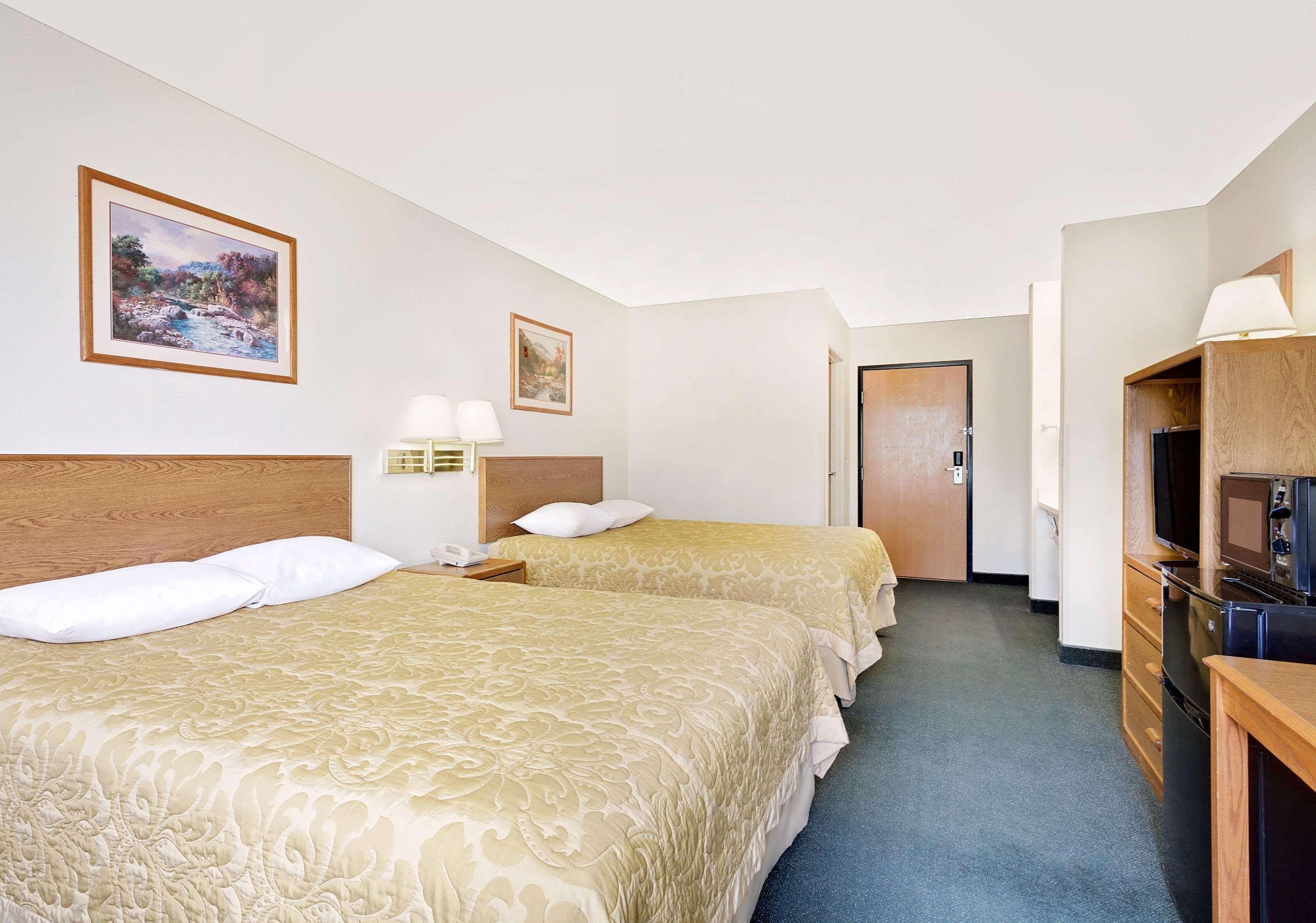 Super 8 By Wyndham Battle Mountain Hotel Luaran gambar