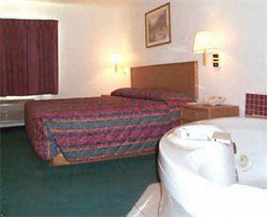 Super 8 By Wyndham Battle Mountain Hotel Bilik gambar